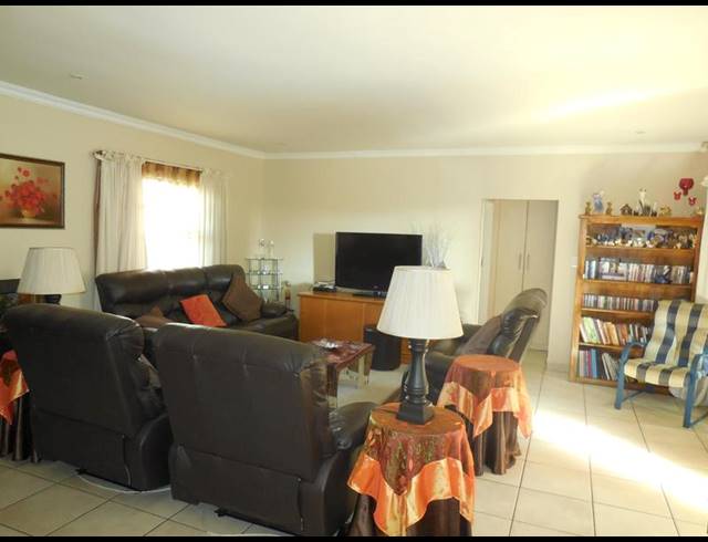 3 BEDROOM PROPERTY TO RENT IN EQUESTRIA